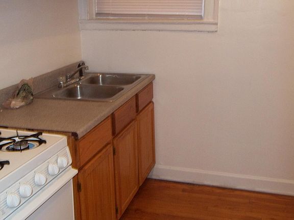 2nd image of 3304 & 3308 Clinton Ave #3w & 2e