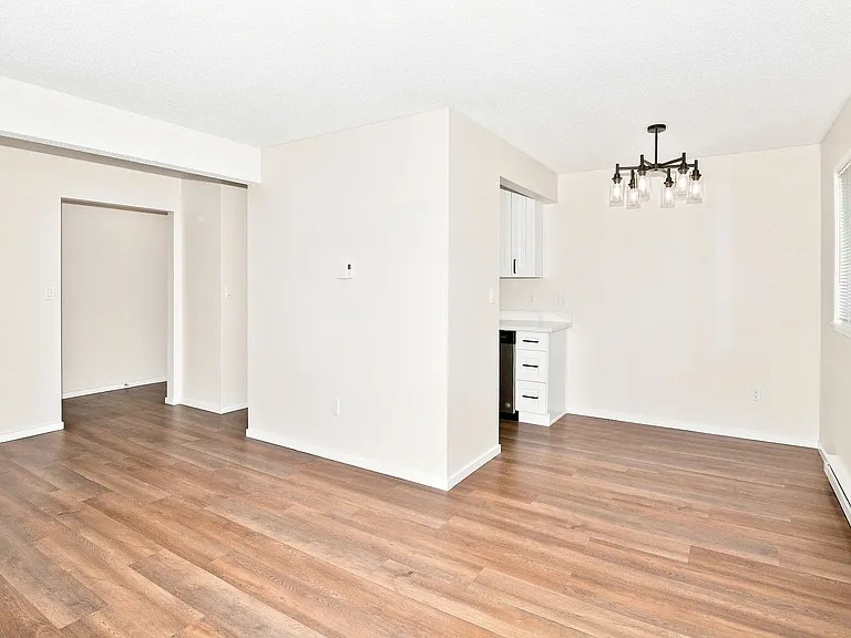 1002 N J St #7 — Photo 3