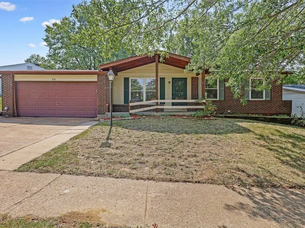 818 Windingpath Ln, Ballwin, MO 63021