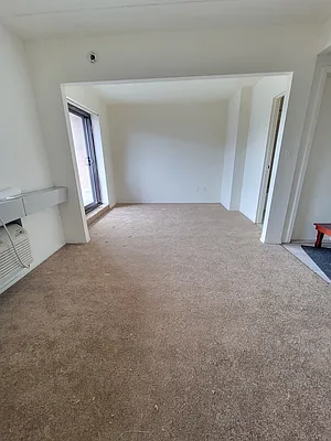 Rented by Metro Park Realty Inc | media 19