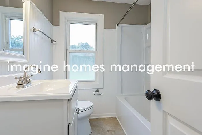 1952 Miriam Ave — Photo 10