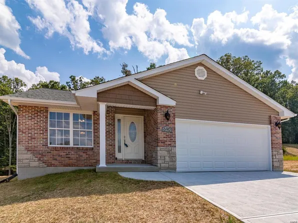 142 Hammond Dr, Herculaneum, MO 63048