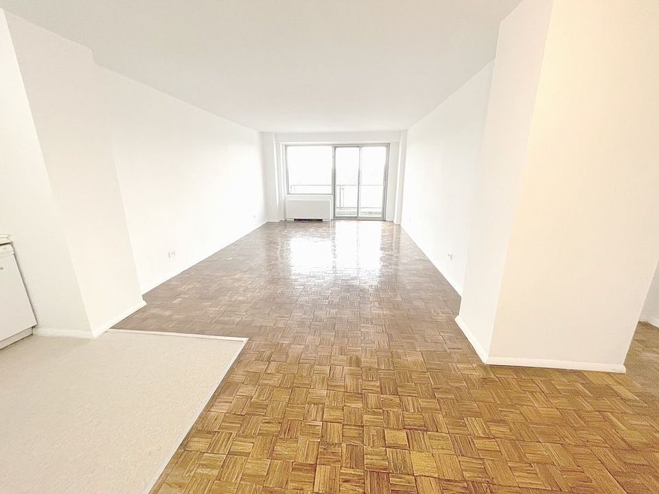 1st image of 85-15 Main St #9E