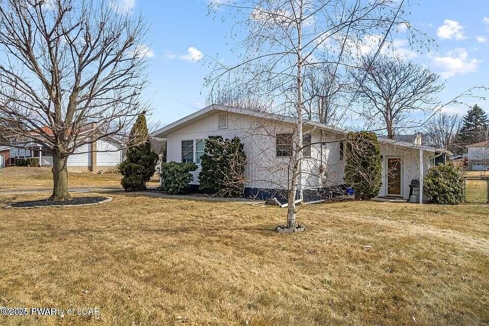 2nd image of 822 Foote Ave