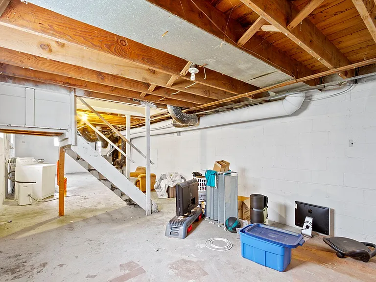 4354 Crittenden Ave — Photo 20