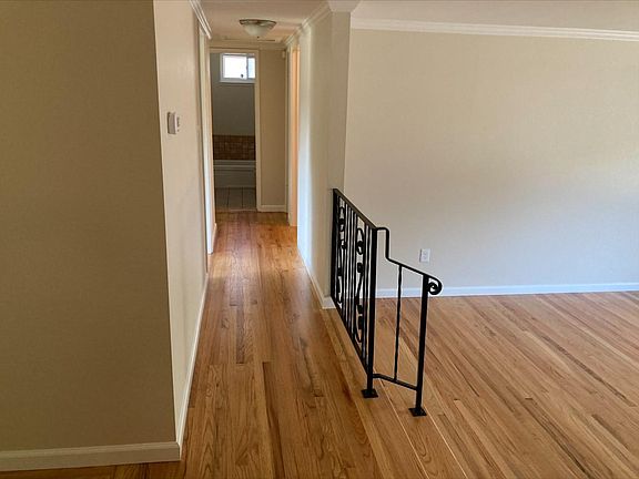 4th image of 2594 Malaga Dr