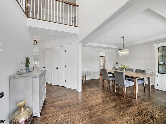 3rd image of 257 Bartley Rd