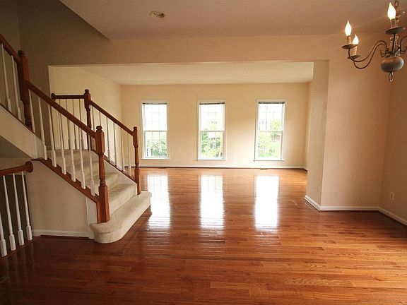 3rd image of 5035 Cool Fountain Ln
