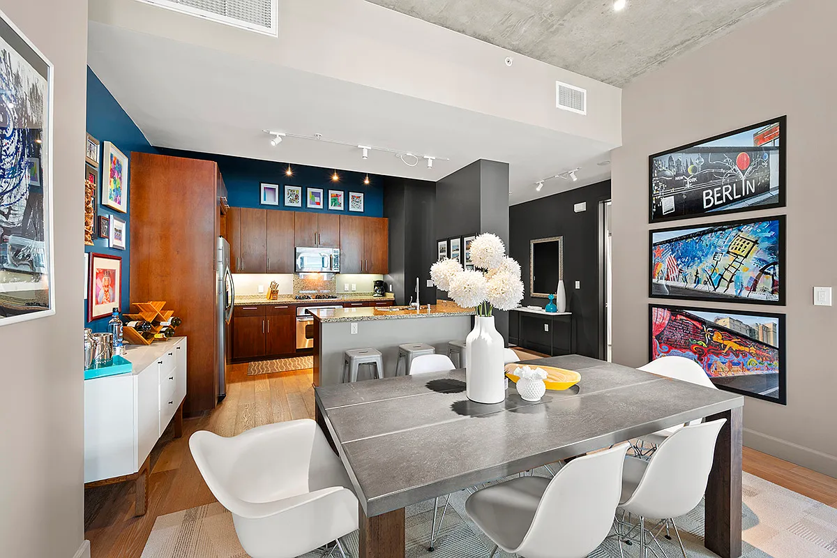 2 bed, 1283 sqft, $5,400 — Photo 1