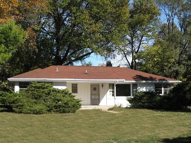 606 Hamilton Dr photo 1
