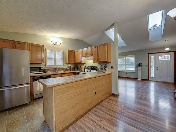 2nd image of 79 Kelley Dr