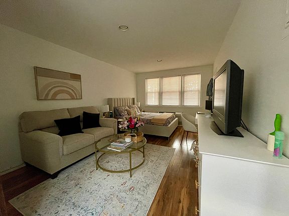 3rd image of 215 W Broadway APT M2