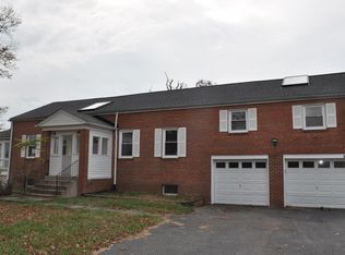 19200 Fisher Ave, Poolesville, MD 20837