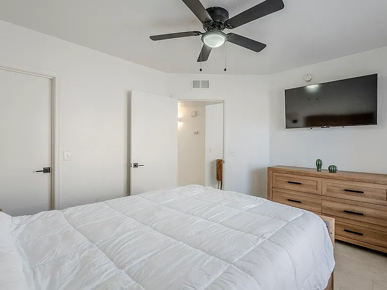 1564 N Paseo La Tinaja — Photo 12