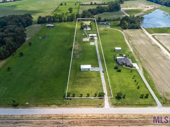9223 Section Rd, Port Allen, LA 70767