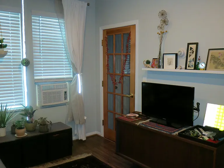711 N Elizabeth St #2F — Photo 5
