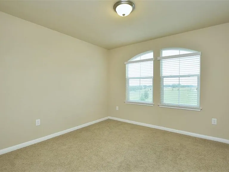 517 Katmai Cir — Photo 16