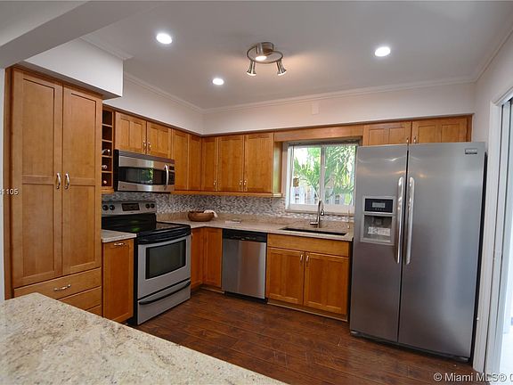 5th image of 1821 NE 26th Dr #1
