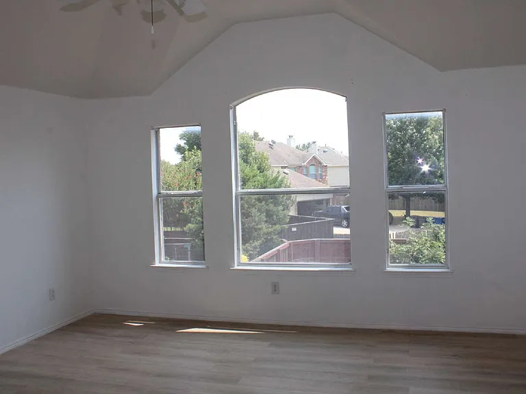 1608 Broadmoor Dr — Photo 7