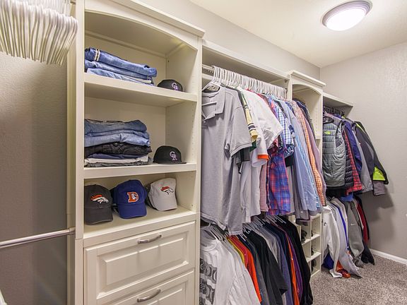 Custom Closet Organizer