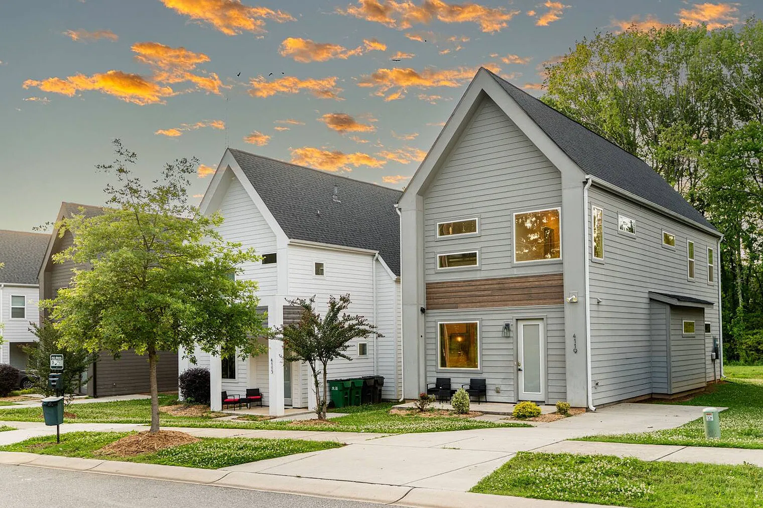 4 bed, 3.0 bath, $5,160 — Photo 2