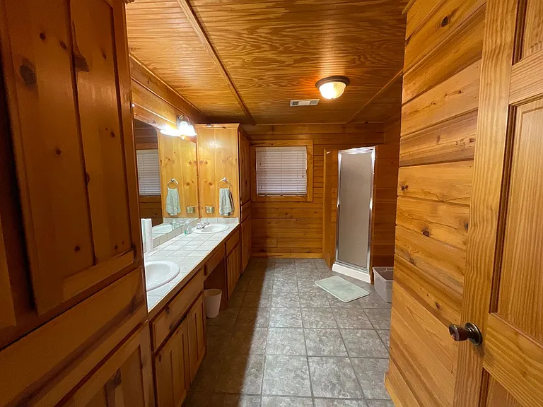 103 Beach Dr — Photo 10
