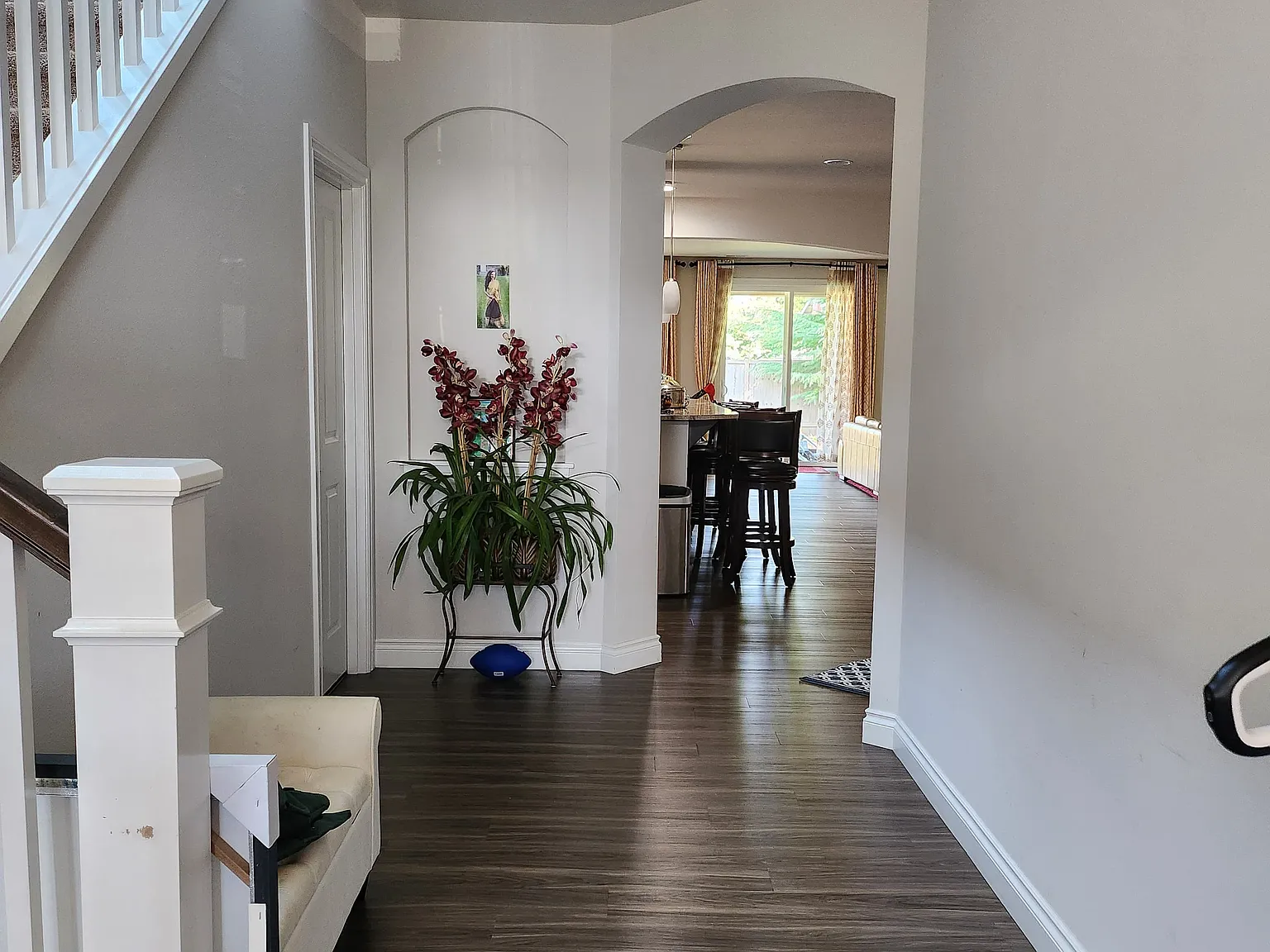 5 bed, 2.5 bath, 3120 sqft, $4,600 — Photo 2