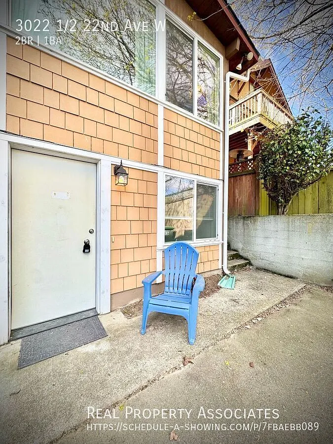 Building Photo - 3022 1/2 22nd Ave W