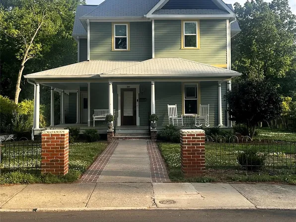 207 W Academy St, Cherryville, NC 28021