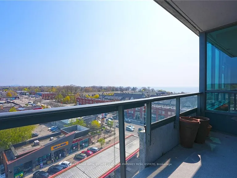 1 Hurontario St #806 — Photo 33