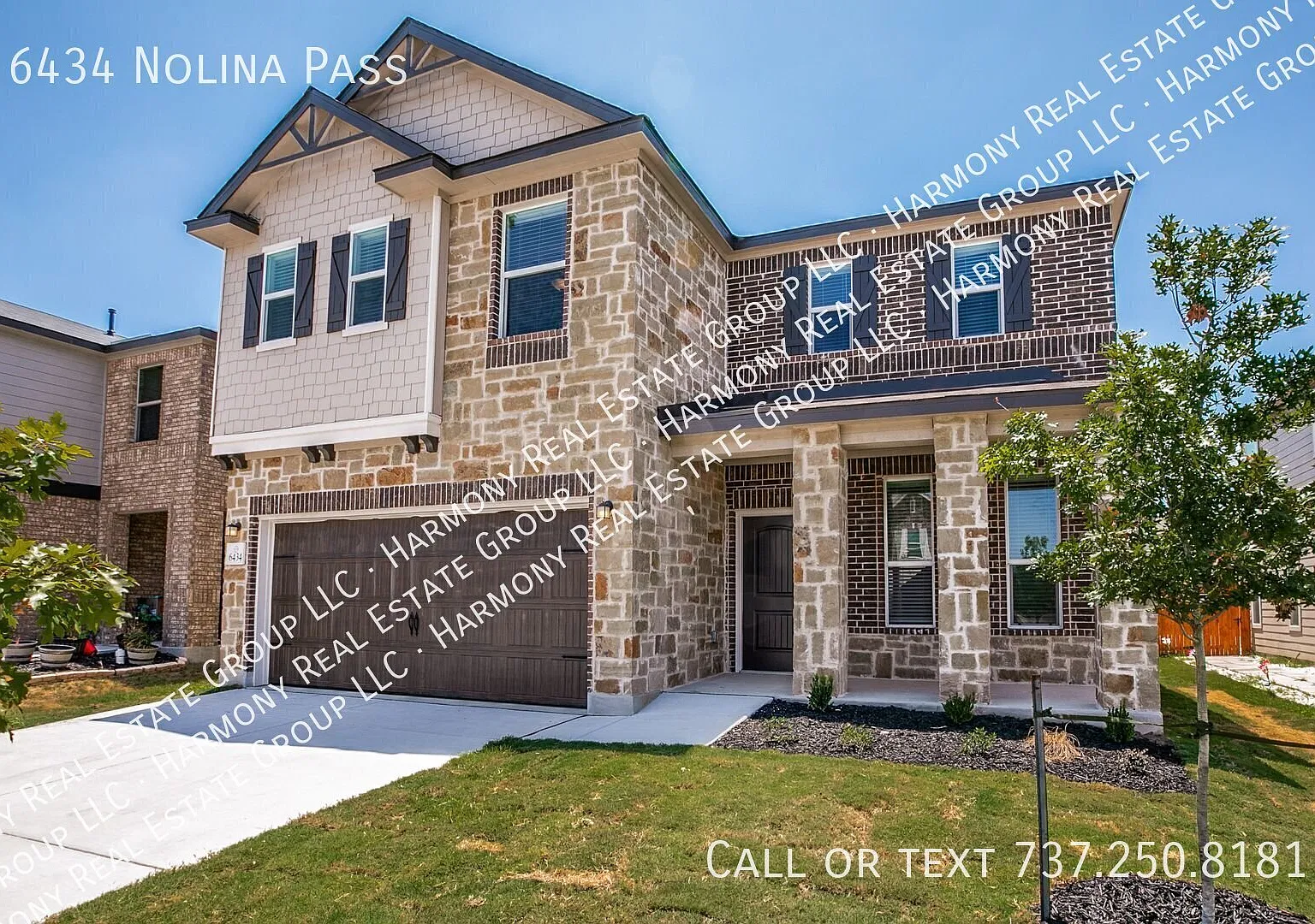 Gorgeous and Spacious 2 story home in Northeast Crossing — Photo 2