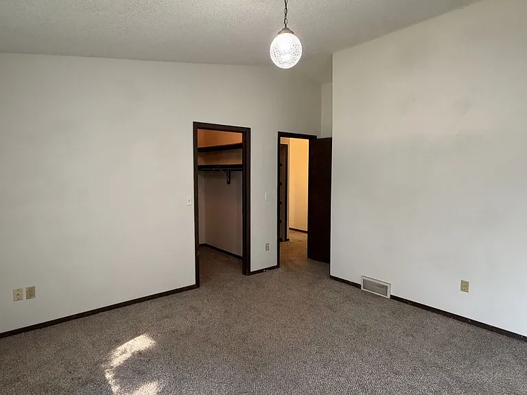 1031 Davidson Dr — Photo 15