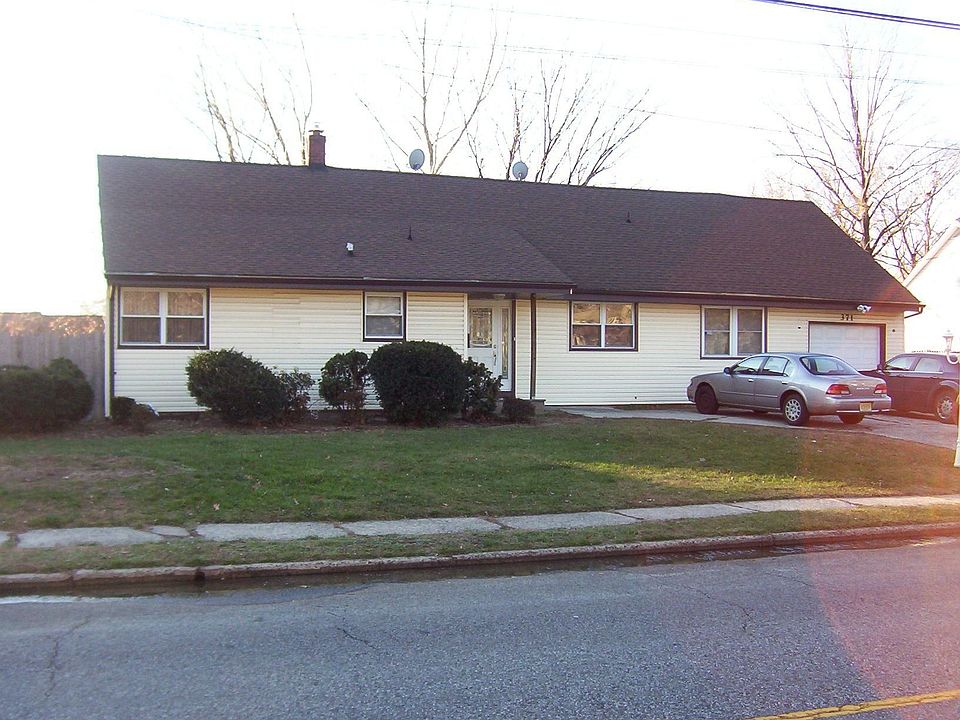 1st image of 371 Hoffman Ave