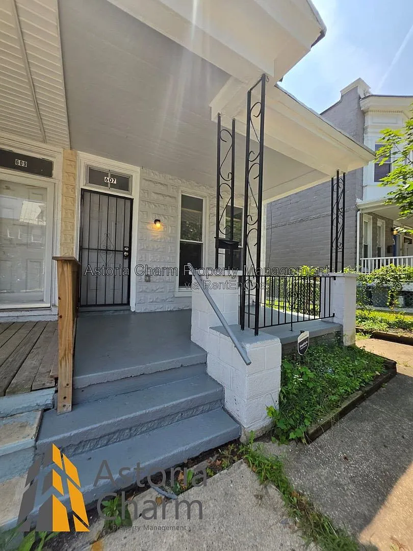 3 bed, 1.5 bath, 1728 sqft, $1,650 — Photo 1