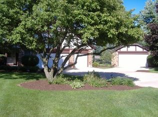 6N811 Foxborough Rd, St Charles, IL 60175