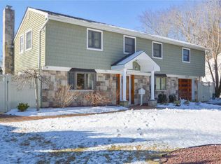 8 Wilshire Rd, Old Bethpage, NY 11804