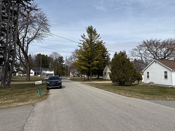 5th image of 4770 Raymond Rd