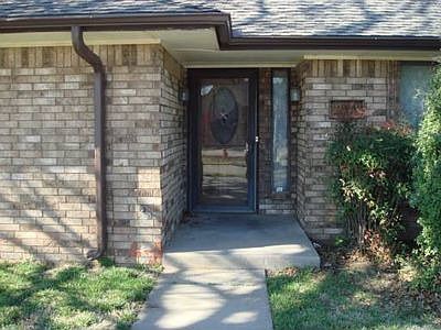 1st image of 2101 Cadwell Ave
