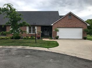 105 Walnut Park Dr, Sedalia, MO 65301