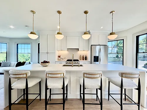 142 Metropolitan #B Photo 1