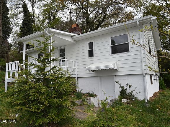 2nd image of 100 W Geneva Ln