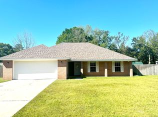 113 Twin Oak Dr, Crestview, FL 32536