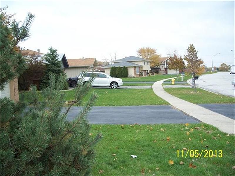 1st image of 4044 172nd Pl