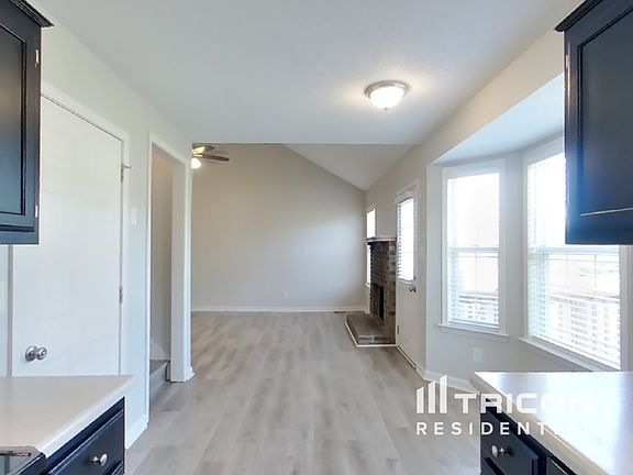 4th image of 276 Harold Dr