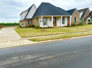 637 Caledonia Dr, Bossier City, LA 71111