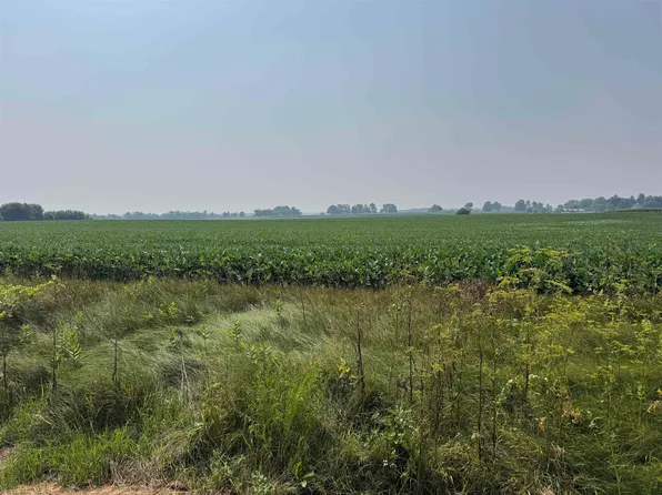 Commercial Dr #3, Waupaca, WI 54981