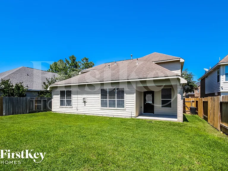 19107 Crystola Park — Photo 15