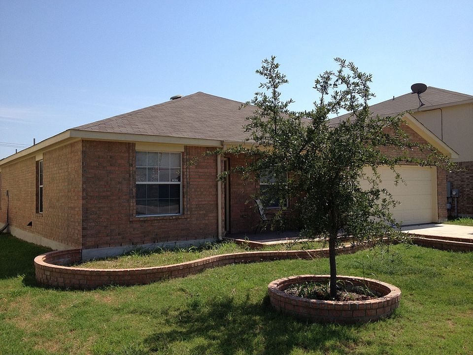1st image of 406 Blackman Trl