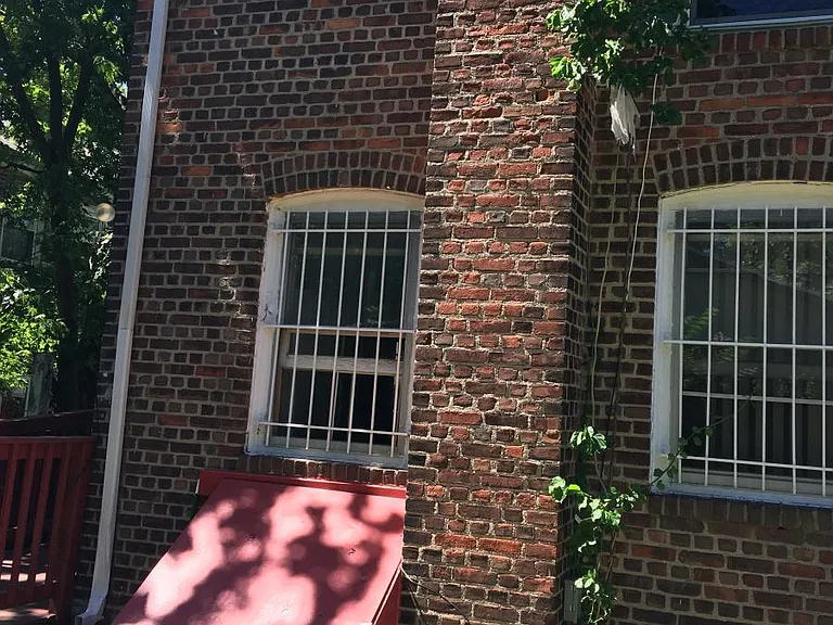 667 Boston Ave — Photo 2