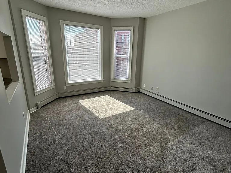 736 East 16th Street (New Town) — Photo 13